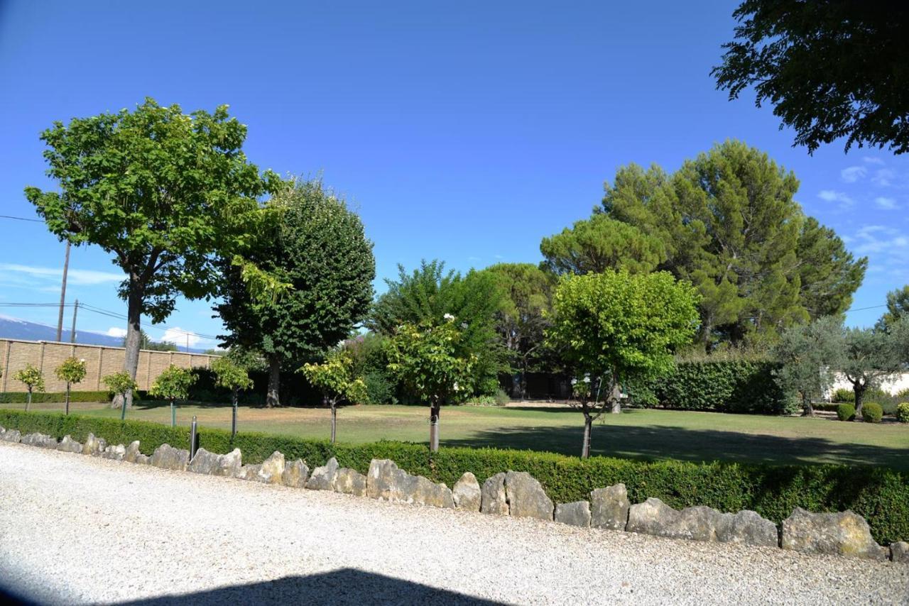 Domaine Des Ecureuils Bed & Breakfast Carpentras Dış mekan fotoğraf