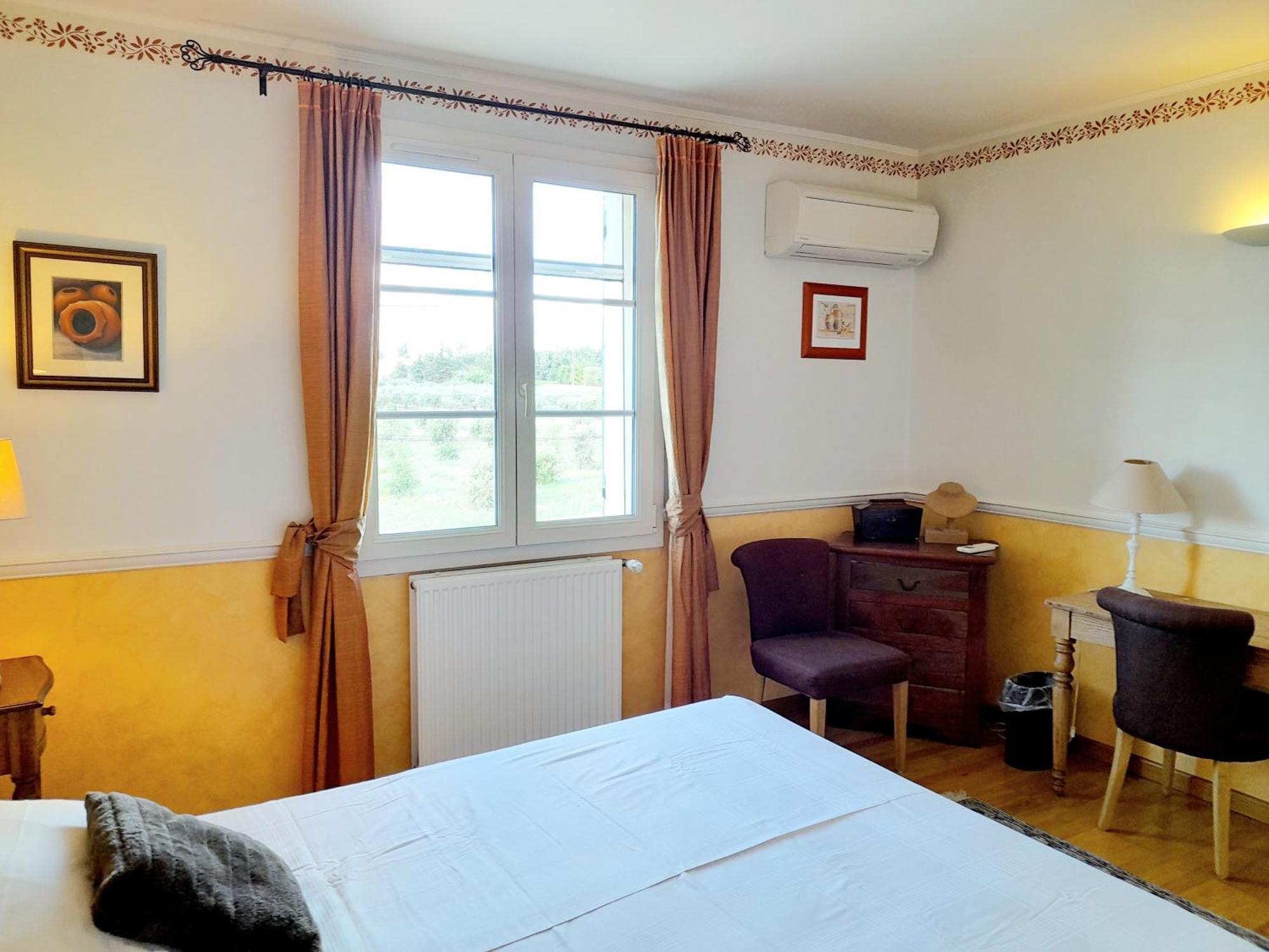 Domaine Des Ecureuils Bed & Breakfast Carpentras Dış mekan fotoğraf